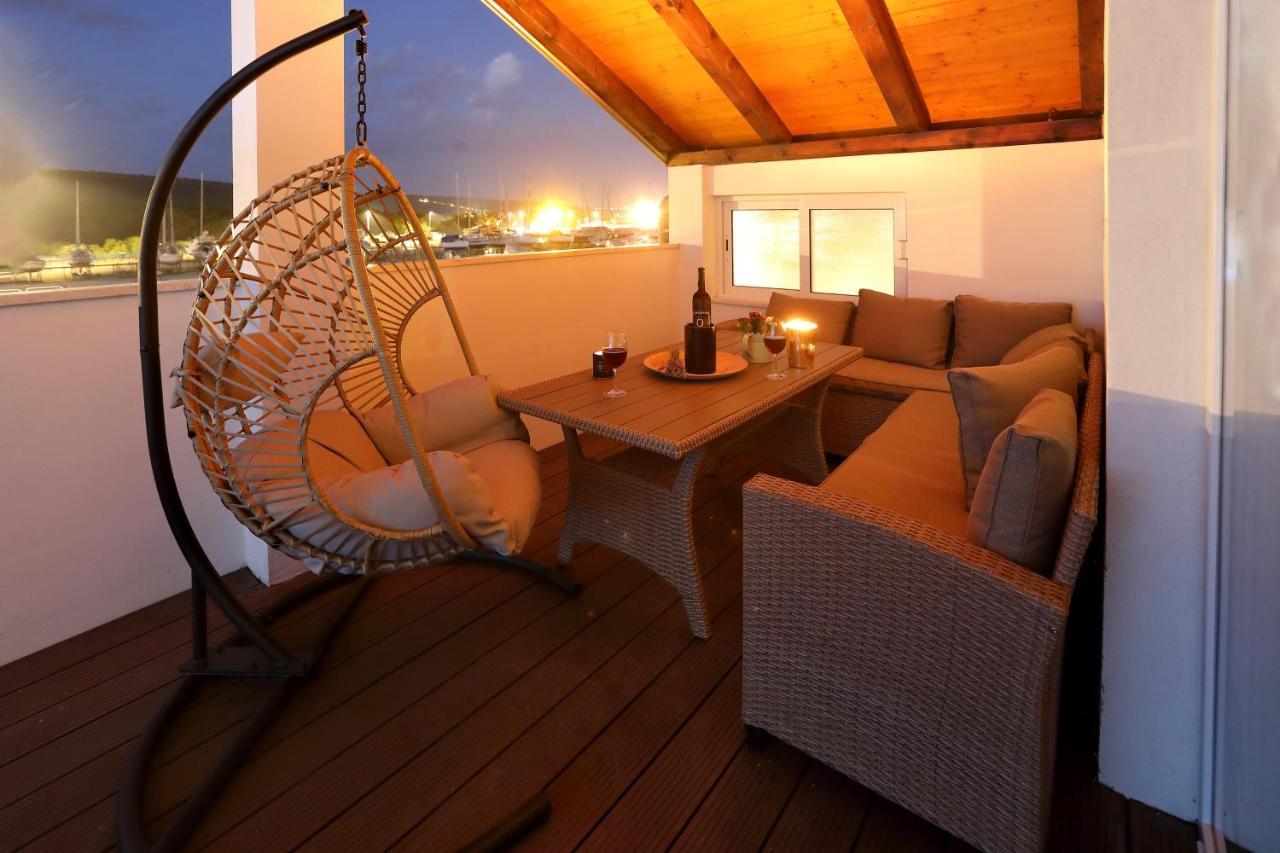 Luxury Apartments Monika Near The Sea With Private Parking ビビニェ エクステリア 写真