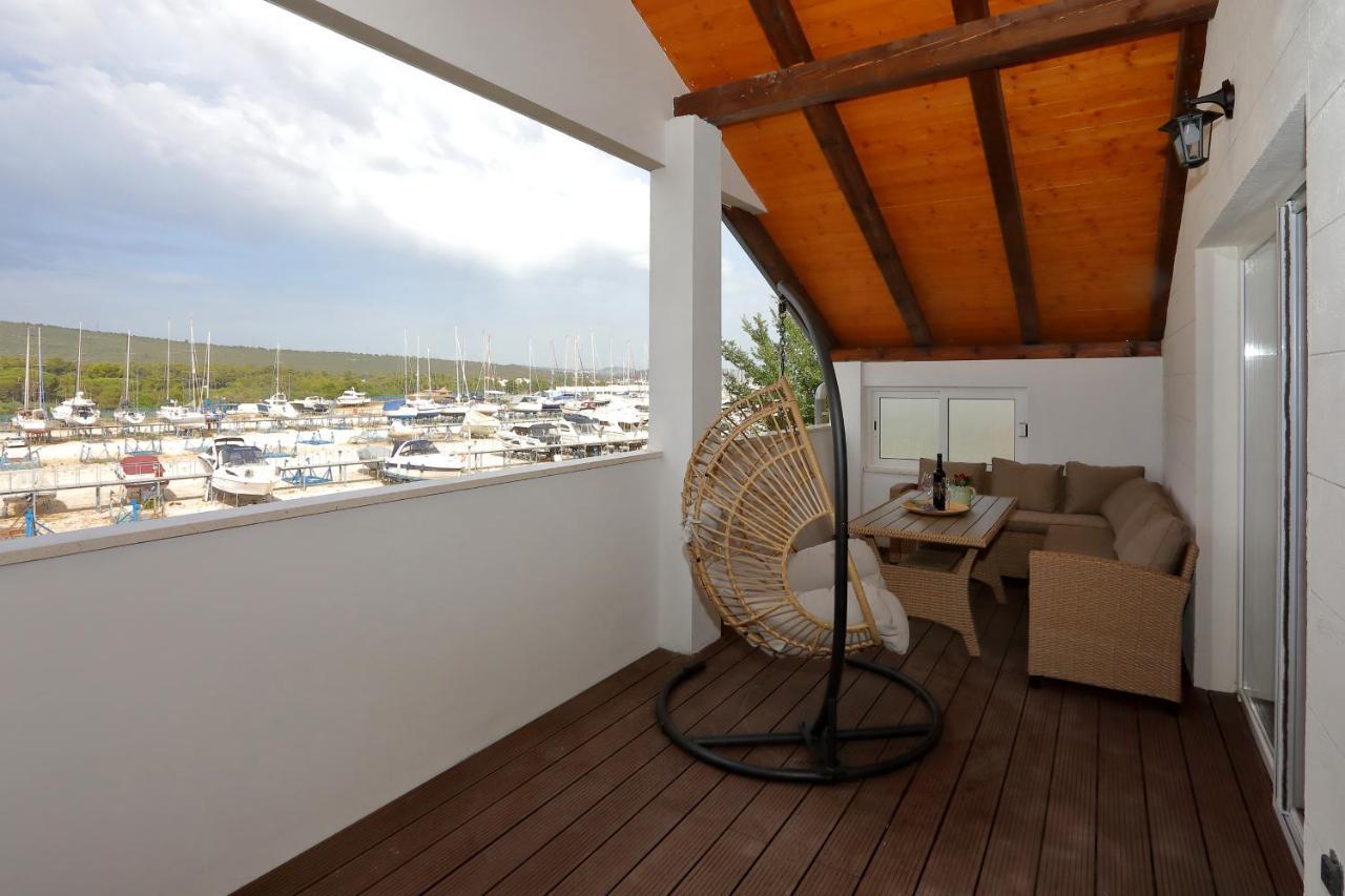 Luxury Apartments Monika Near The Sea With Private Parking ビビニェ エクステリア 写真