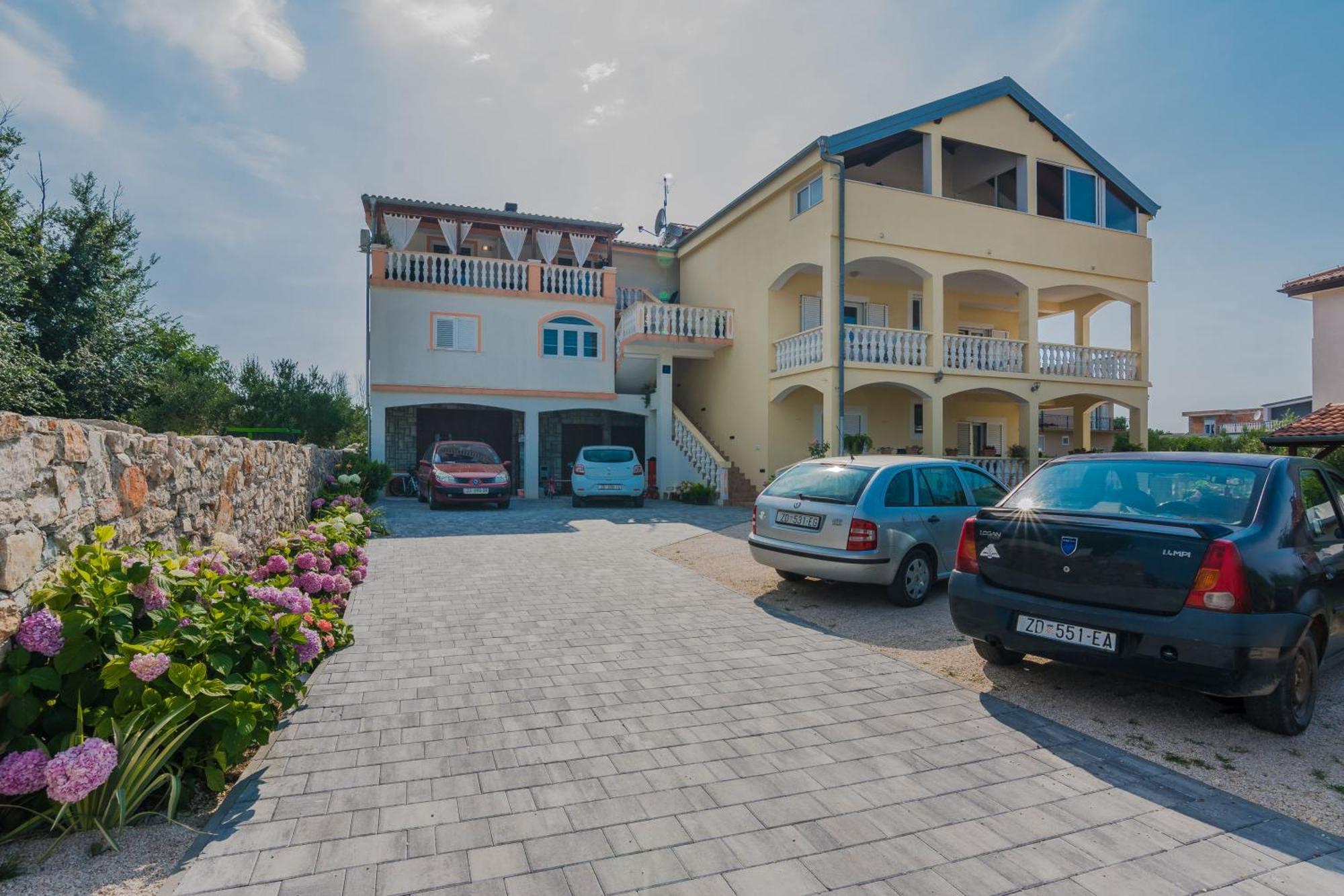 Luxury Apartments Monika Near The Sea With Private Parking ビビニェ エクステリア 写真